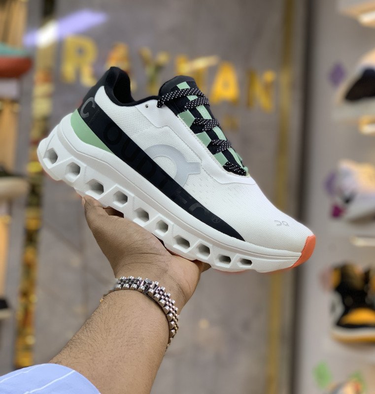 one cloud running running shoes